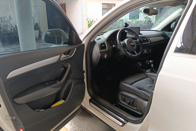 Audi Q3 2016 immagine di auto #18
