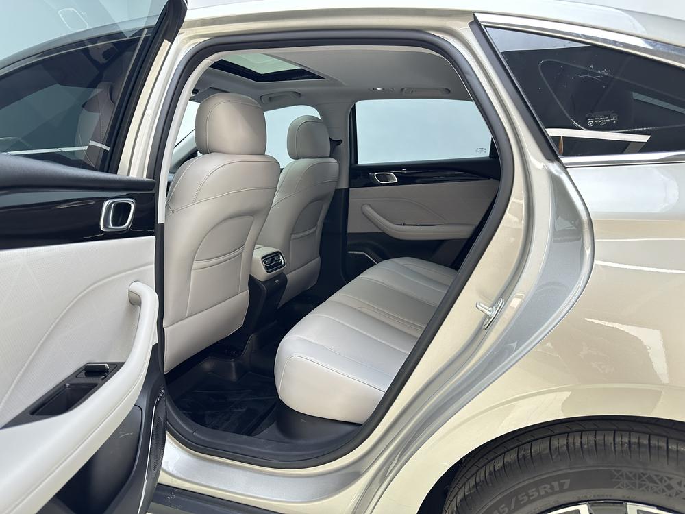 GEELY Emgrand 2026 car image #18