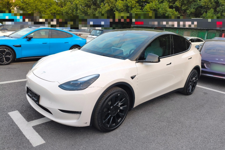 Tesla Model Y 2024 #2 Tesla Model Y 2024 car image #2