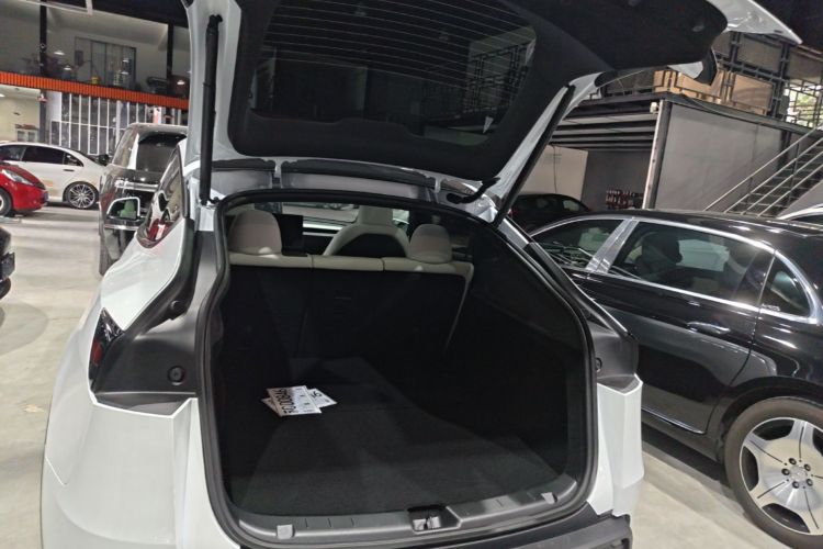 Tesla Model Y 2026 car image #19