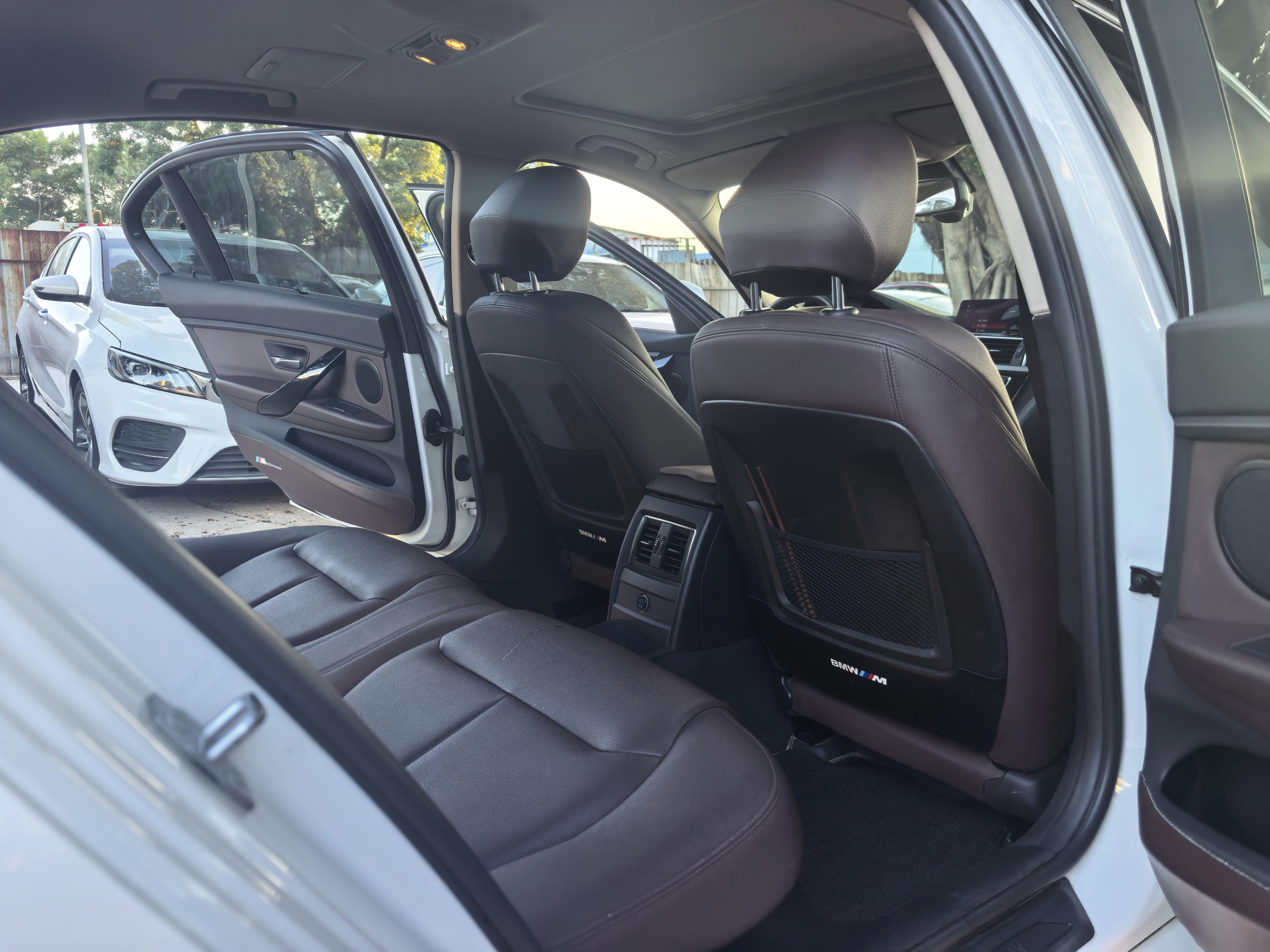 BMW 3 Series 2019 #5 BMW 3 Series 2019 car image #5