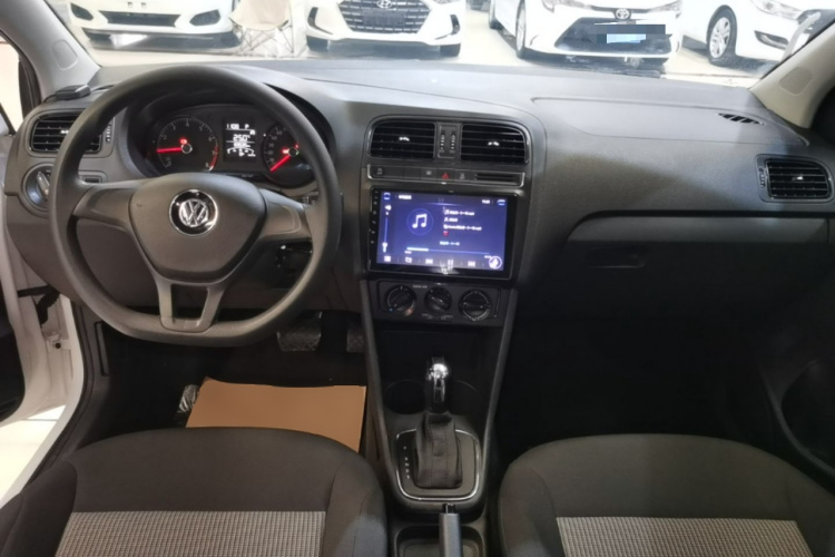 Volkswagen Polo 2019 car image #10