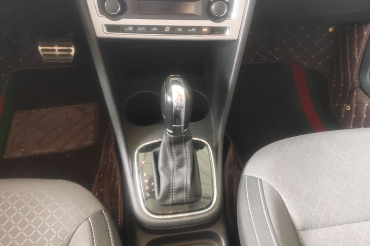 Volkswagen Polo 2019 #14 Volkswagen Polo 2019 صورة سيارة #14