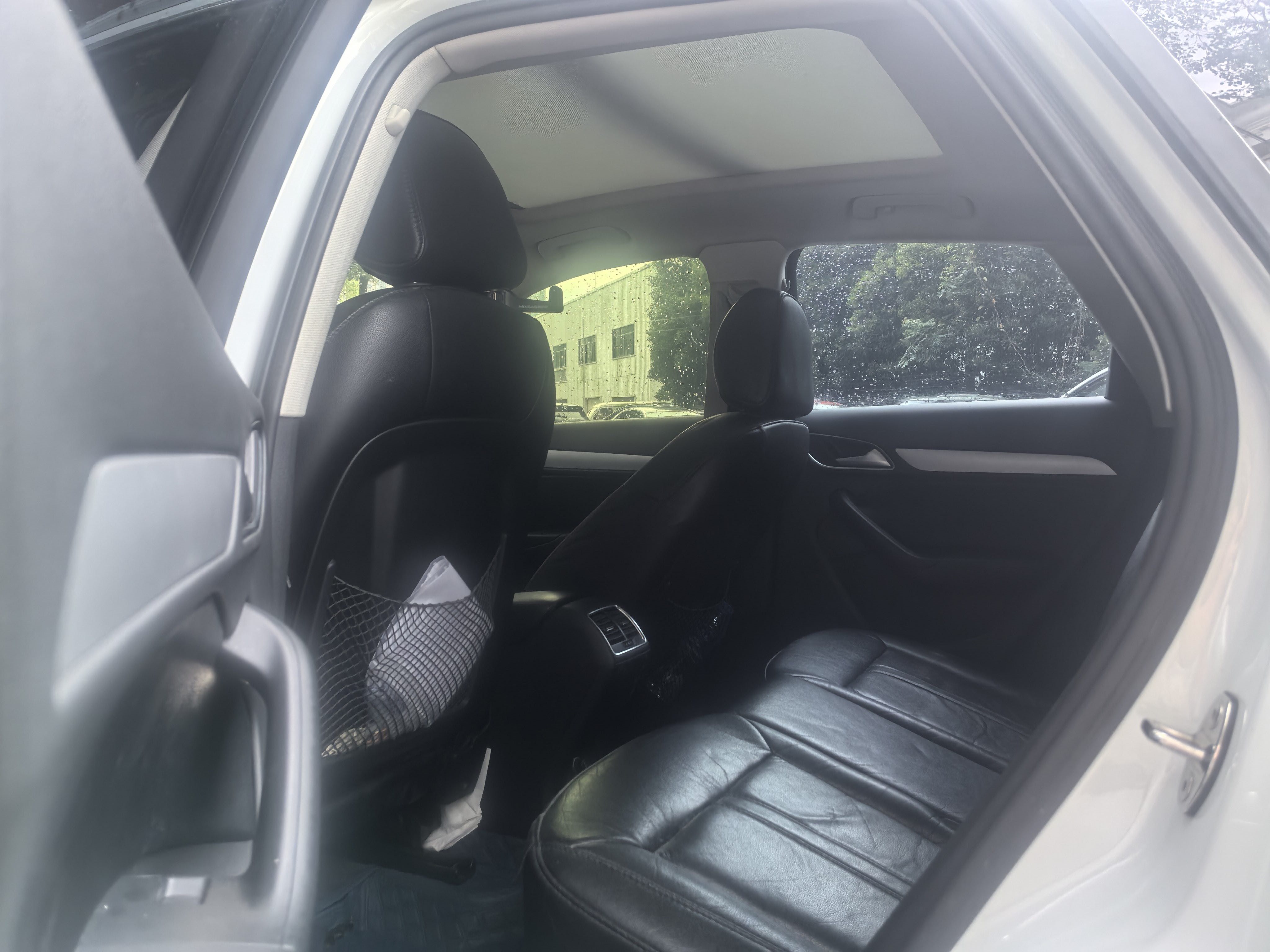 Audi Q3 2015 car image #5