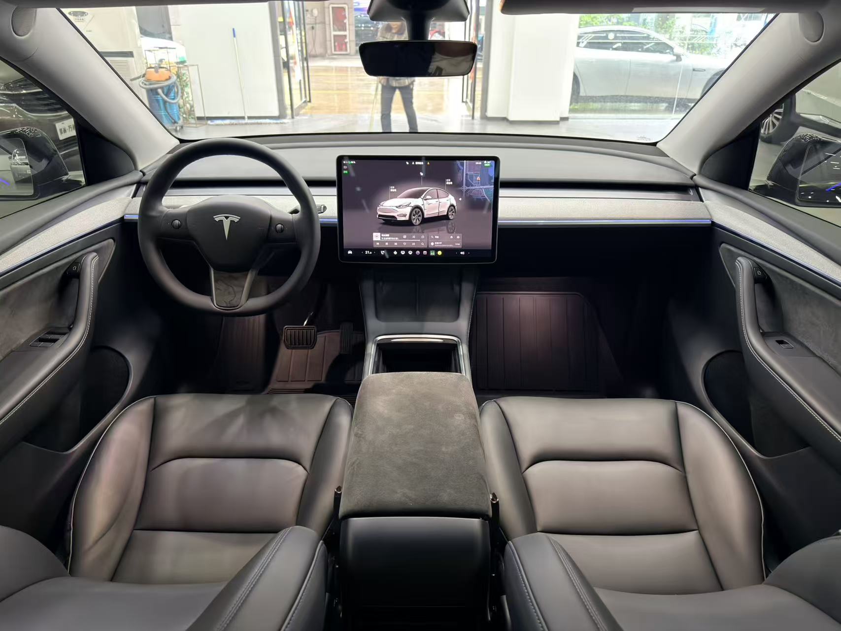 Tesla Model Y 2023 #9 Tesla Model Y 2023 car image #9