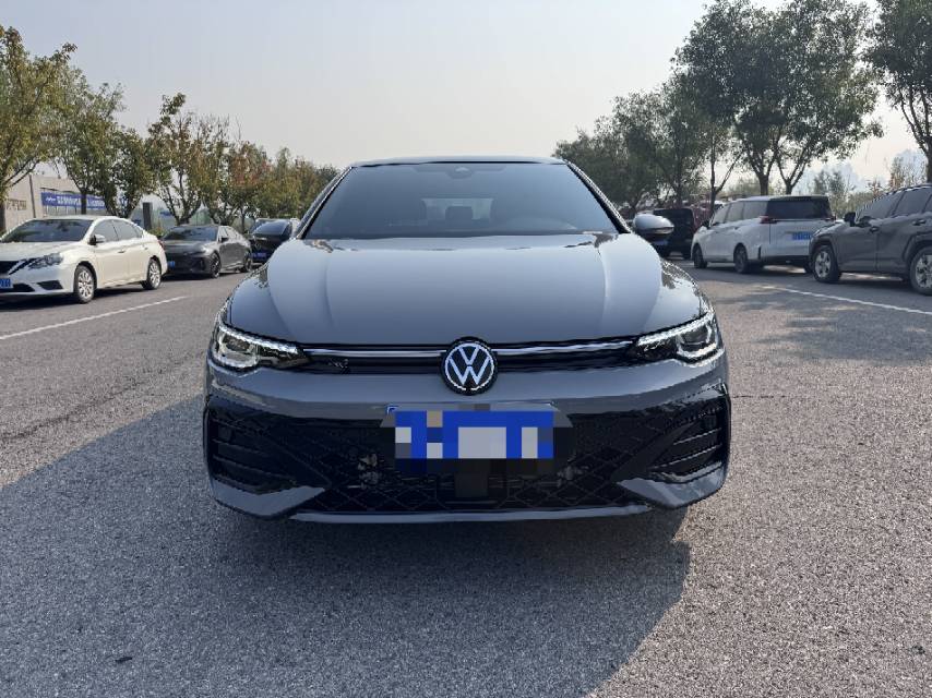 Volkswagen Golf 2025 #2 Volkswagen Golf 2025 صورة سيارة #2