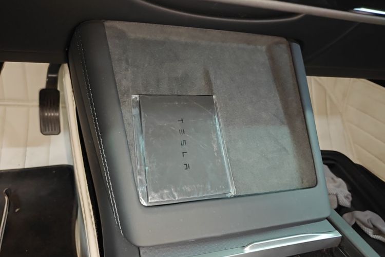 Tesla Model 3 2024 car image #9