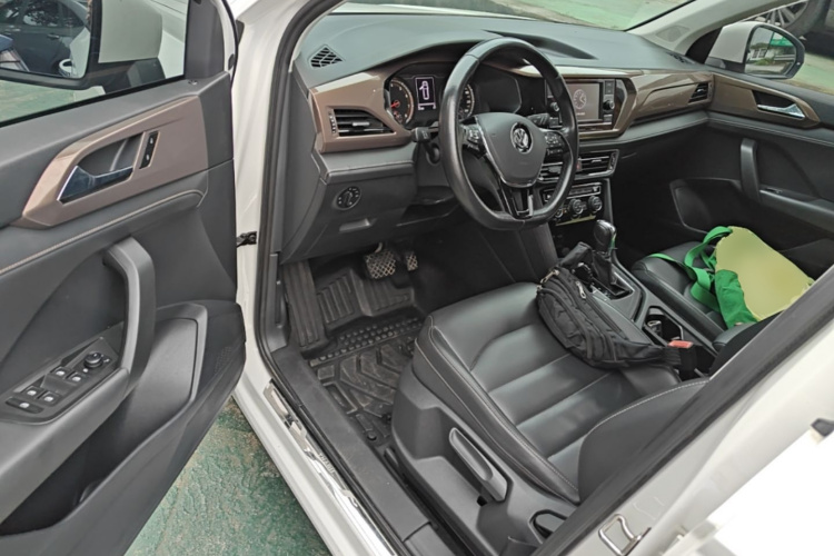 Volkswagen Tharu 2019 car image #16