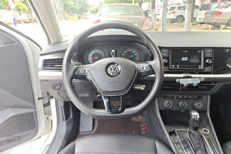 Volkswagen Lavida 2019 car image #12