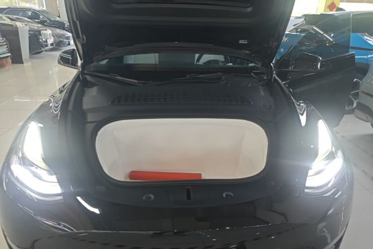Tesla Model Y 2023 car image #20
