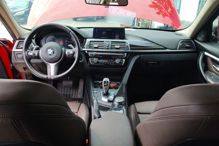 BMW 3 Series 2018 #10 BMW 3 Series 2018 car image #10
