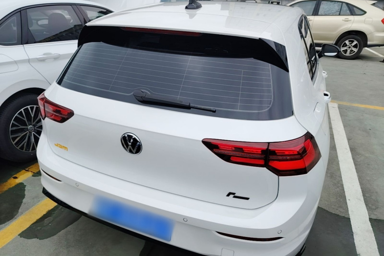 Volkswagen Golf 2022 car image #6