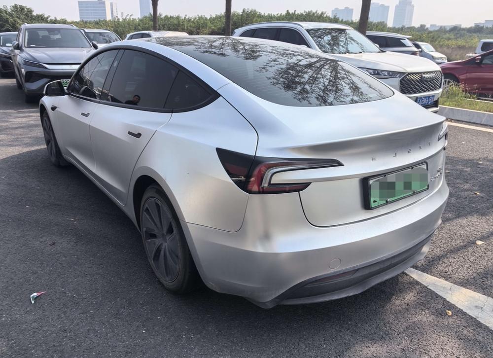 Tesla Model 3 2024 immagine di auto #4