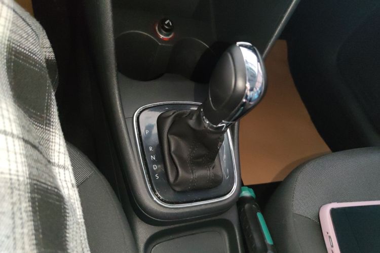 Volkswagen Polo 2016 car image #18