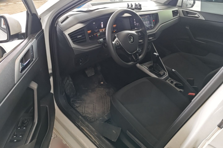 Volkswagen Polo 2023 car image #16