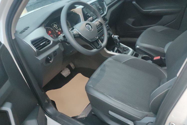 Volkswagen T-Cross 2020 изображение автомобиля #19