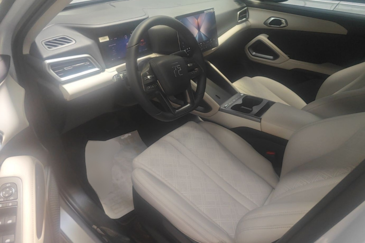 BYD YuanUP 2025 #15 BYD YuanUP 2025 car image #15