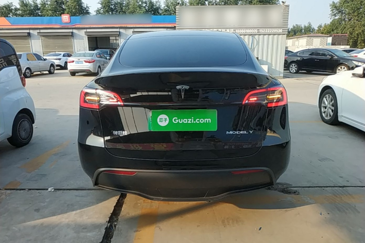 Tesla Model Y 2024 #6 Tesla Model Y 2024 صورة سيارة #6
