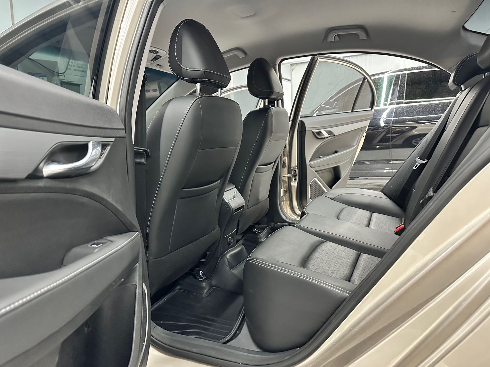 GEELY Emgrand 2022 #5 GEELY Emgrand 2022 car image #5