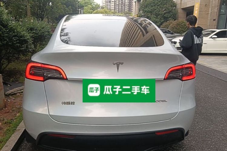 Tesla Model Y 2021 #4 Tesla Model Y 2021 car image #4