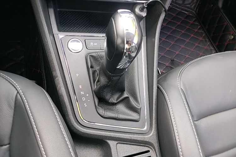 Volkswagen Lavida 2017 car image #14
