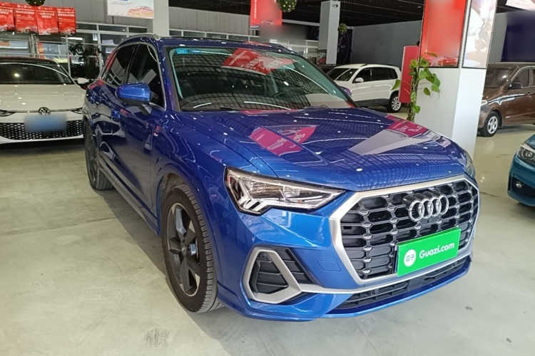 Audi Q3 2019 car image #4
