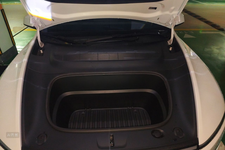 Tesla Model Y 2025 car image #22
