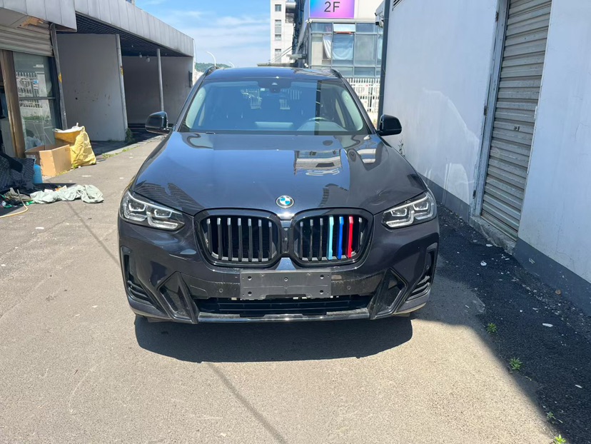 BMW X3 2024 car image #2