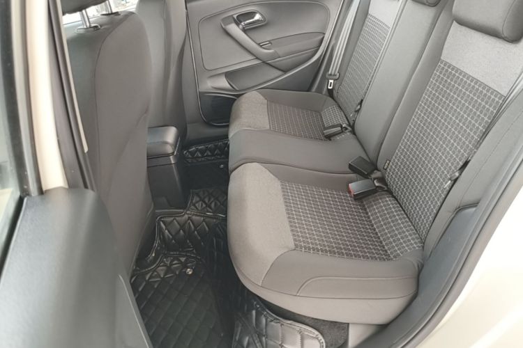 Volkswagen Polo 2017 car image #17