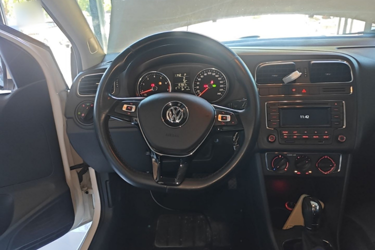 Volkswagen Polo 2017 #11 Volkswagen Polo 2017 car image #11
