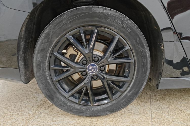BYD Han 2024 immagine di auto #10