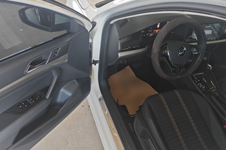Volkswagen Lavida 2021 car image #16