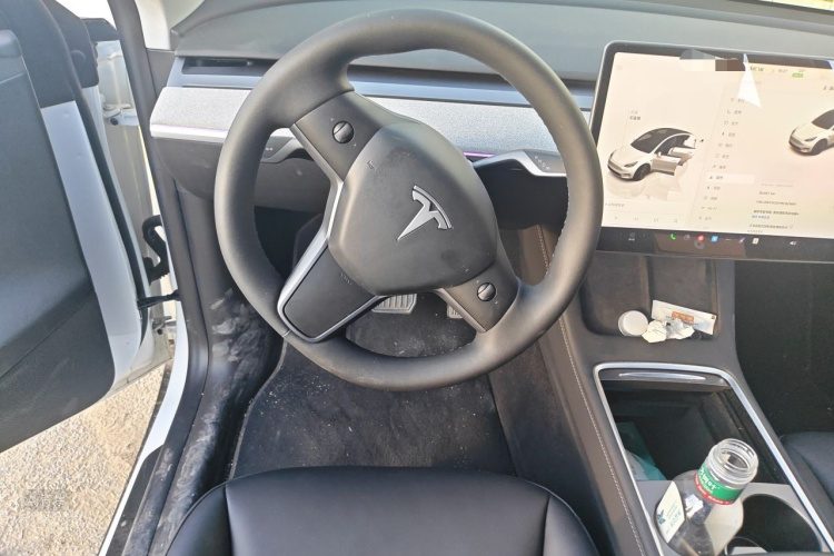 Tesla Model Y 2024 #12 Tesla Model Y 2024 car image #12