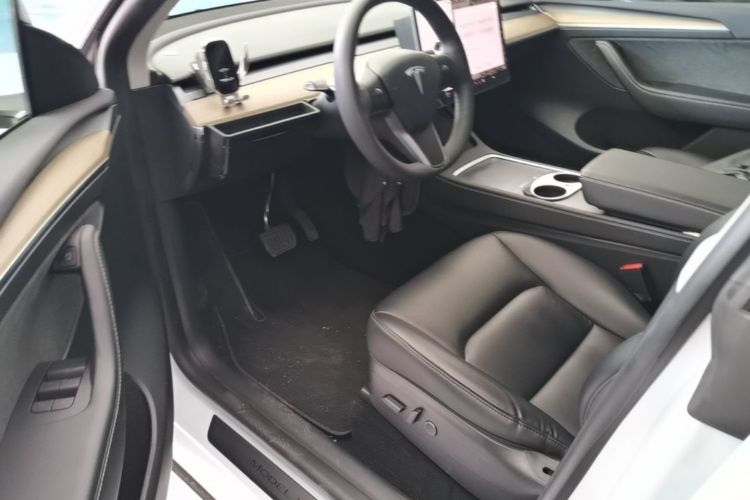 Tesla Model Y 2022 #18 Tesla Model Y 2022 car image #18