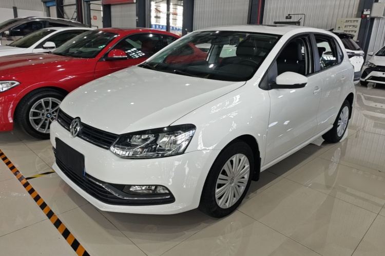 Volkswagen Polo 2018 car image #2
