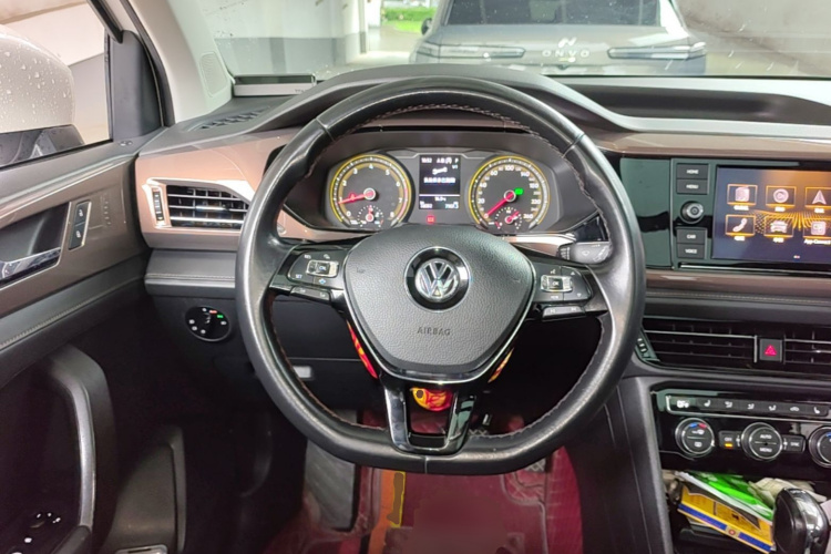 Volkswagen Tharu 2019 car image #12