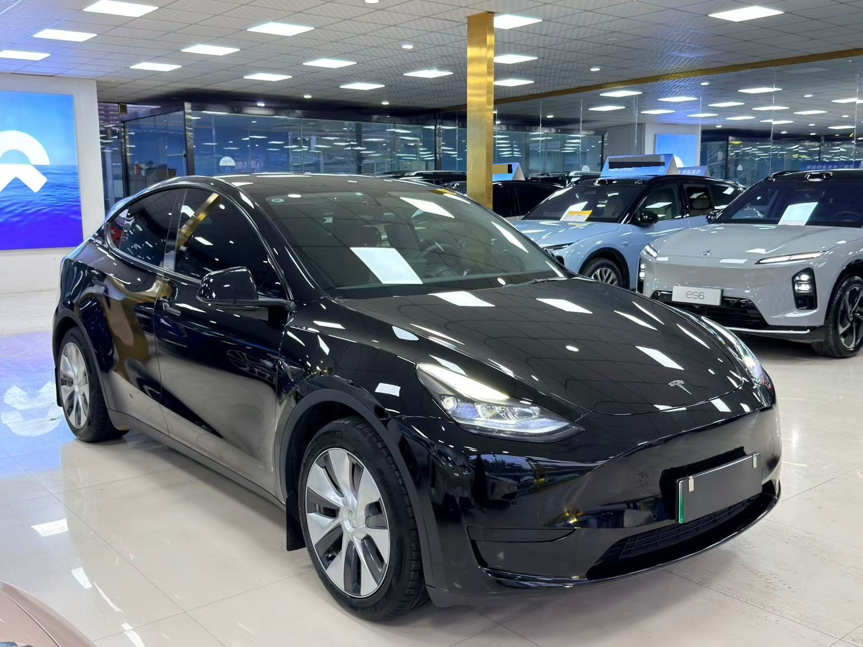 Tesla Model Y 2023 #3 Tesla Model Y 2023 صورة سيارة #3