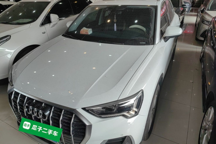 Audi Q3 2021 car image #2