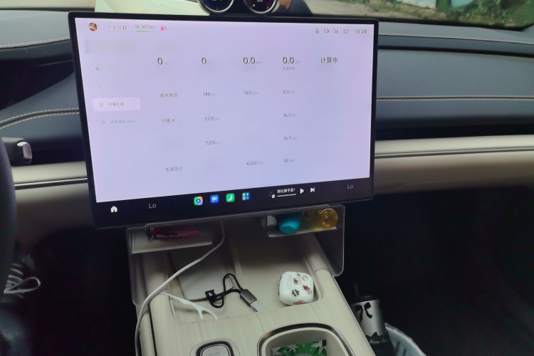 MI SU7 2025 immagine di auto #17