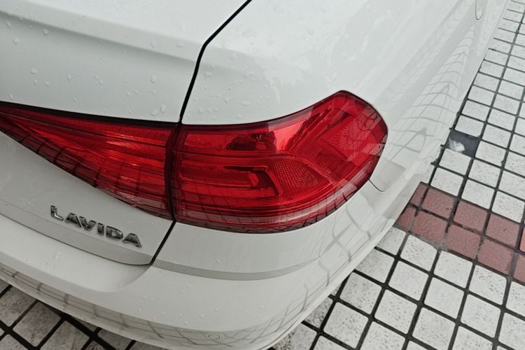 Volkswagen Lavida 2017 car image #8