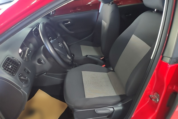 Volkswagen Polo 2017 car image #15