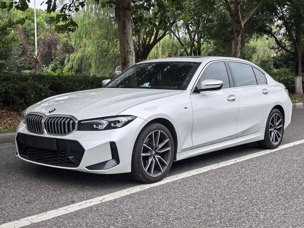 BMW 3 Series 2023 صورة سيارة 