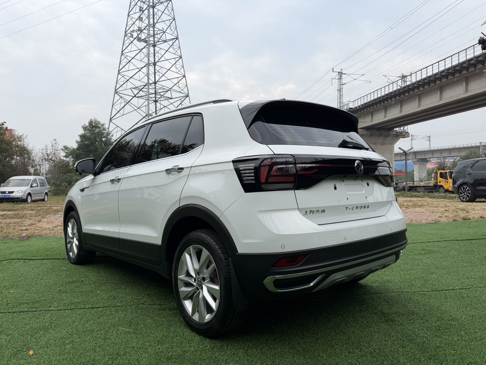 Volkswagen T-Cross 2023 #4 Volkswagen T-Cross 2023 صورة سيارة #4