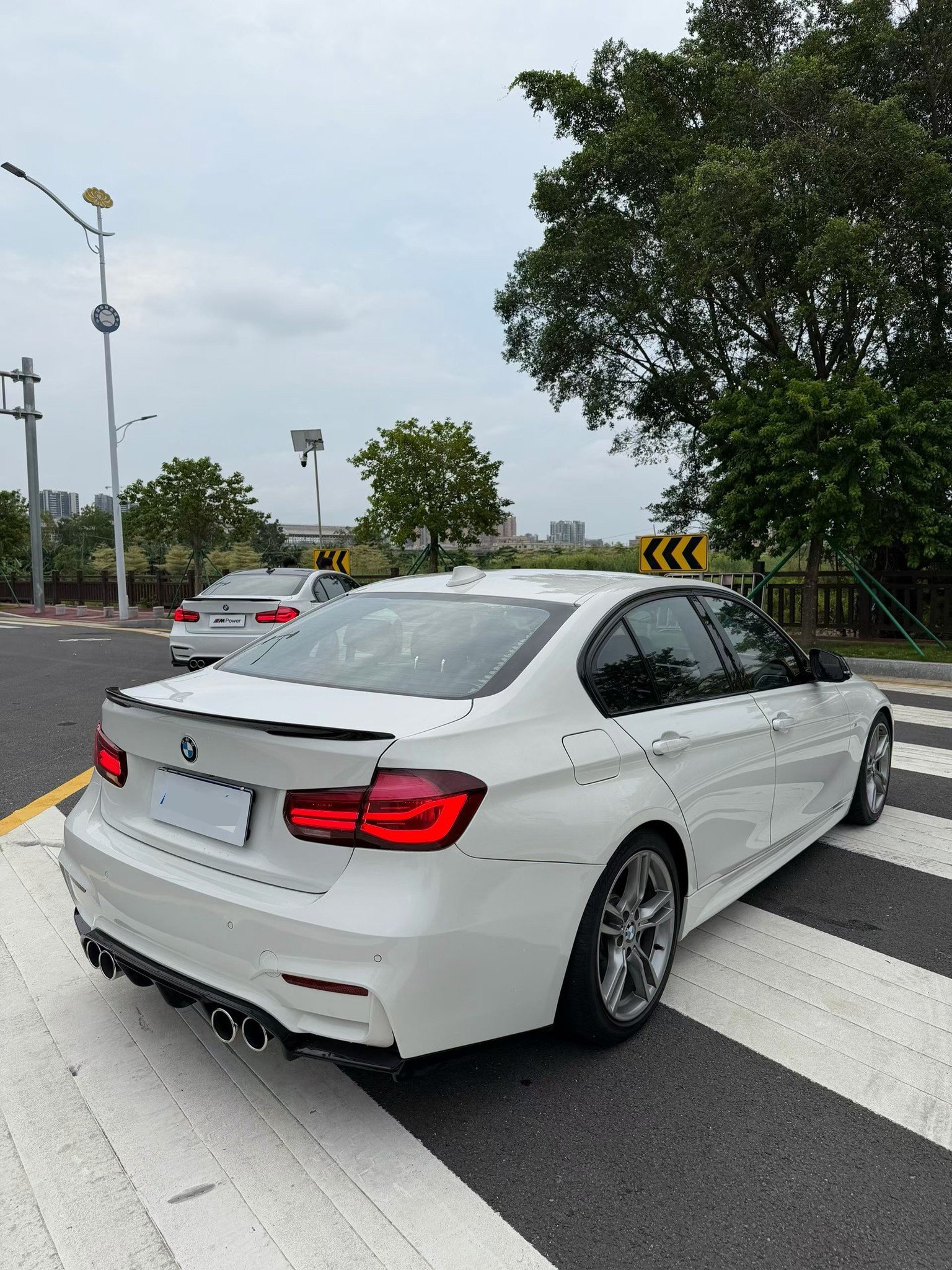 BMW 3 Series 2018 #5 BMW 3 Series 2018 صورة سيارة #5