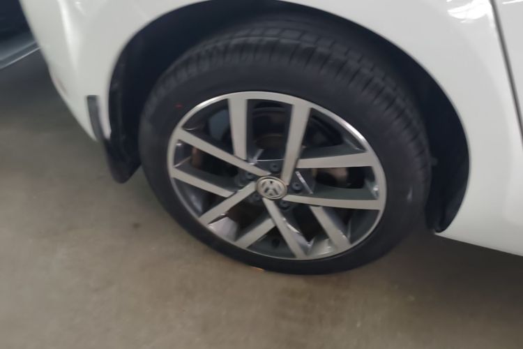 Volkswagen Golf 2020 car image #8