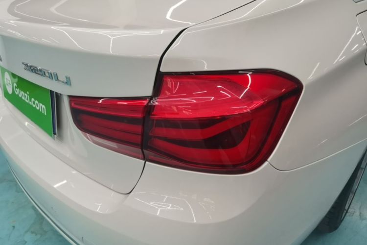BMW 3 Series 2018 #8 BMW 3 Series 2018 car image #8