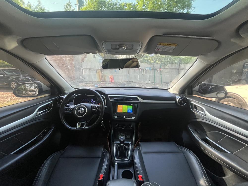 MG ZS 2018 car image #10
