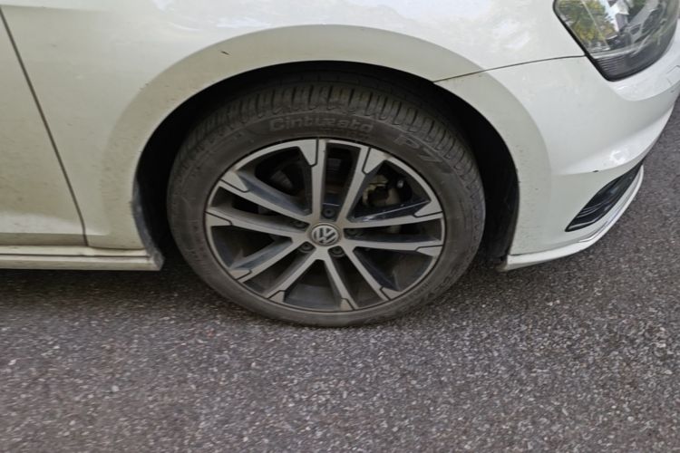 Volkswagen Golf 2017 car image #9