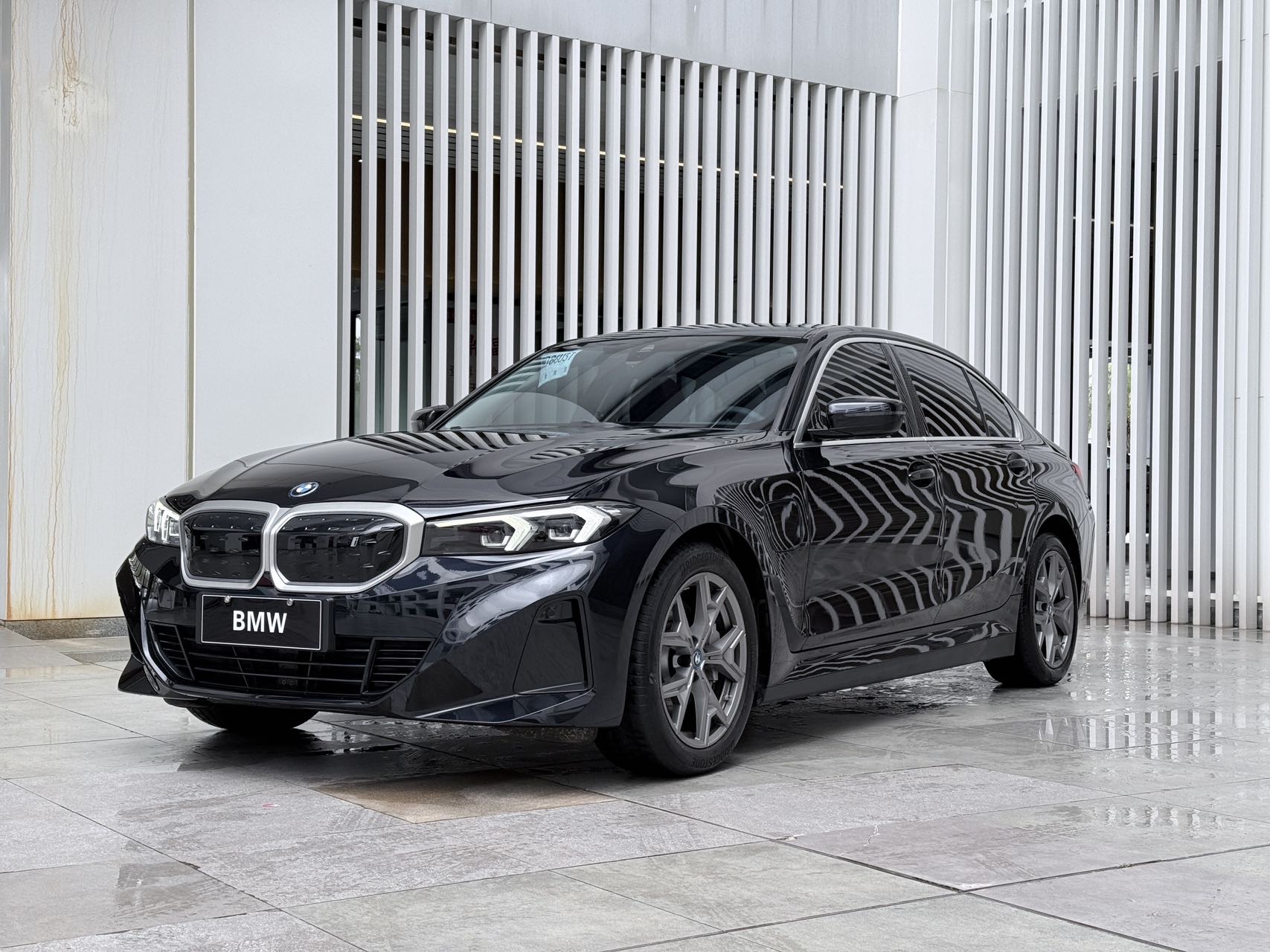 BMW i3 2024 BMW i3 2024 car image