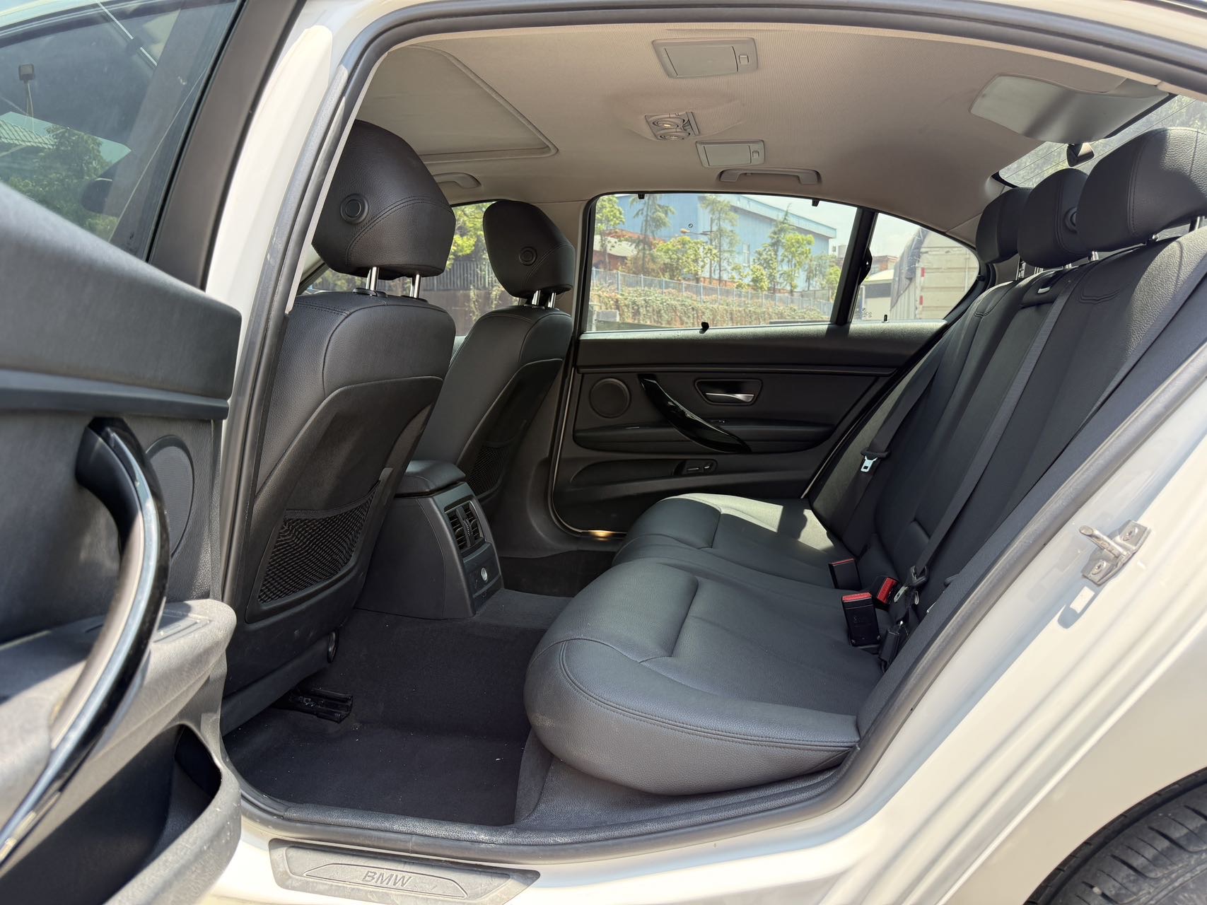 BMW 3 Series 2017 imagem de carro #8